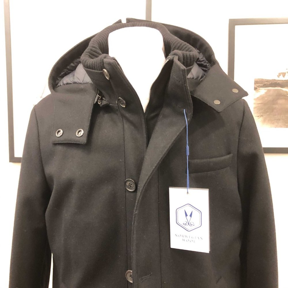 Norwegian Wool City Active Parka - Black - Picture 2 of 8